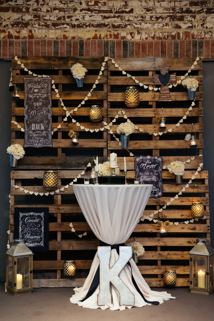 5 DIY Pallet Ideas for Your Wedding 